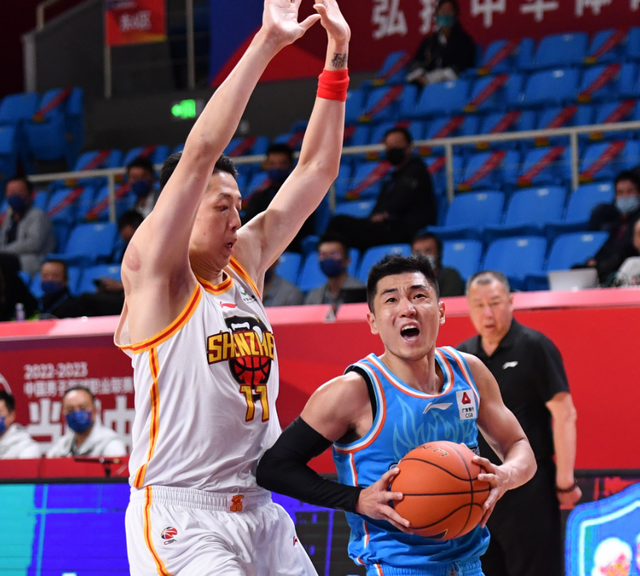 关于转折点！AC米兰完成体检；CBA常规赛国际比赛日攻防权衡；质疑声仍在；阵容厚度经受考验的信息